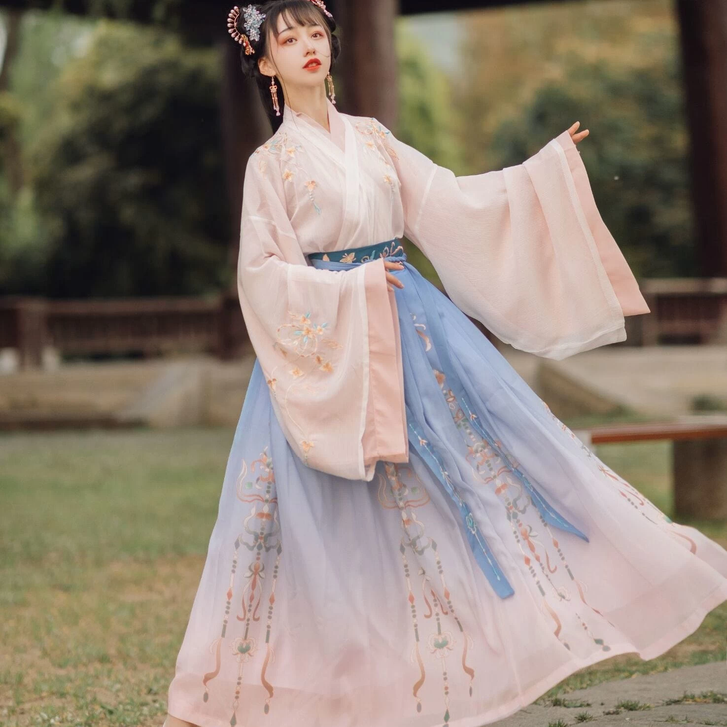 Hanfu Traditionnel 6 Hanfu Traditionnel – Image 4