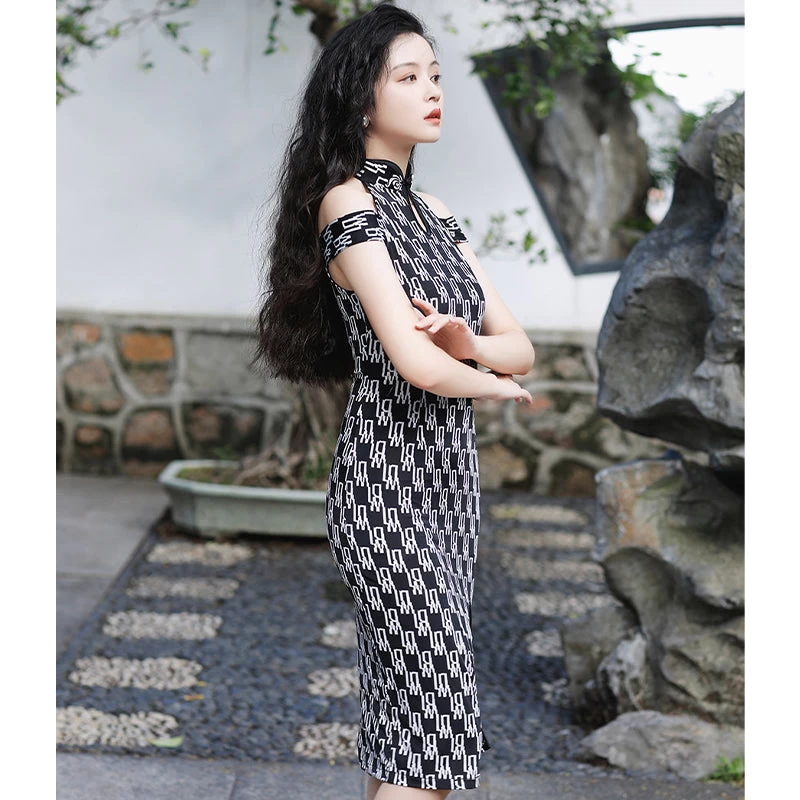 Robe Chinoise Longue Noire 4 Robe Chinoise Longue Noire – Image 2